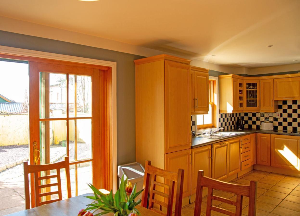 Dingle Town Holiday Home By Trident Holiday Homes Extérieur photo